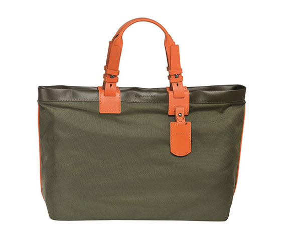LONGCHAMP 3D: تصاميم عصرية وتألق على خطى الموضة