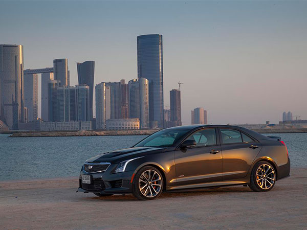 كاديلاك ATS-V 2016: الفخامة بأداء رياضي