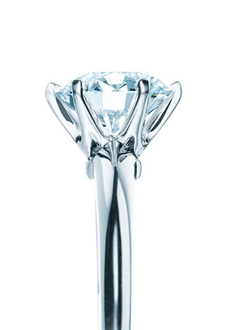 في عيده الـ130 ... اليك قصة خاتم Tiffany Setting الأيقوني