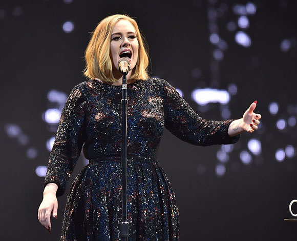 تخطت تايلور سويفت أديل لتصبح أعلى الفنانات أجرًا- وإليكم الفنانين الآخرين الأعلى أجرًا