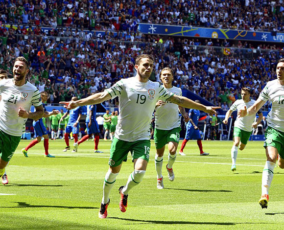 المنتخب الفرنسي يقلب تأخره الى فوز بهدفين على ايرلندا