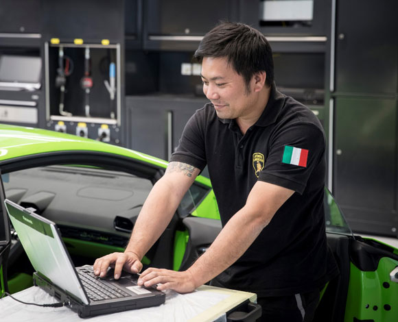 افتتاح أكبر معارض شركة Lamborghini على مستوى العالم في دبي