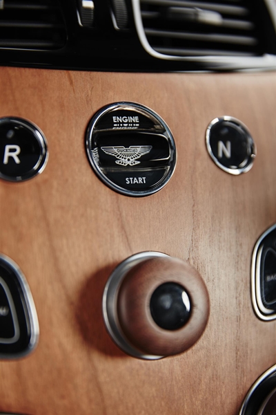 رؤية فريدة في ابتكارها: Hackett London تطلق النسخة المحدودة Aston Martin Q Rapide S