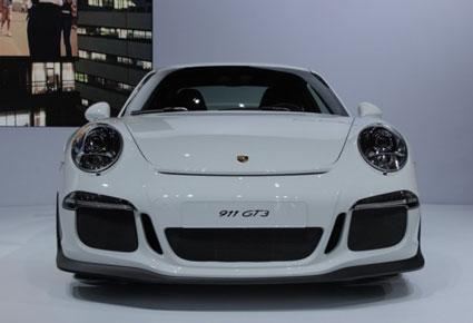 Porsche 911 GT3 رمز الفخامة والأداء القوي 