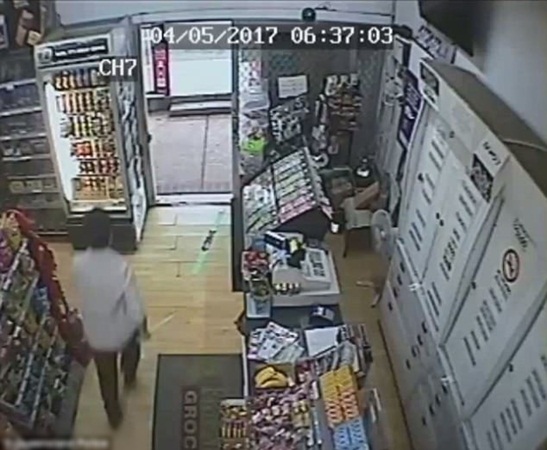 حاول سرقة المتجر .. ولكنها فاجئته .. فيديو