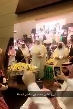 بالفيديو .. تبرع الأمير محمد بن سلمان للمديونين ب4 مليون ريال