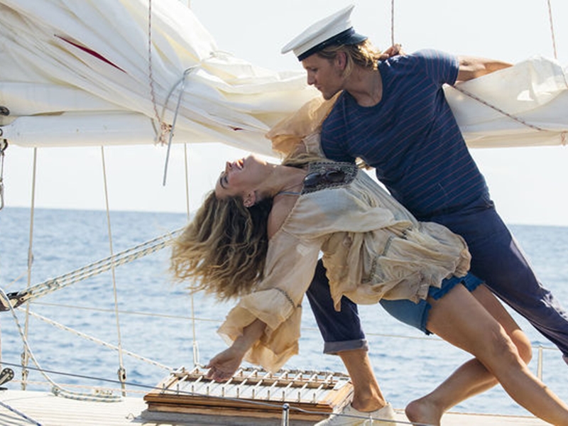 ‘Mamma Mia! Here We Go Again’ ... إفتقار السحر ونجوم يلمعون