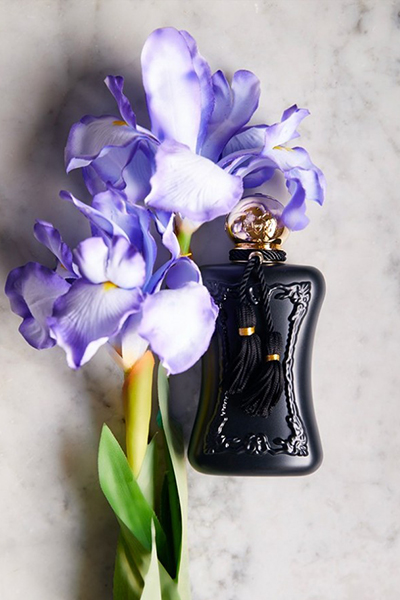 ترك العطر ليستقر على البشرة من النصائح الاساسية التي تقدمها دار Parfums De Marly لمن يرغب بشراء العطر المناسب