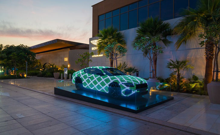 بنتلي تقدّم تجربة فنية استثنائية بالذكاء الاصطناعي على شاطئ J1 في دبي