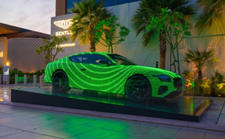 بنتلي تقدّم تجربة فنية استثنائية بالذكاء الاصطناعي على شاطئ J1 في دبي