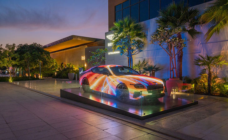 بنتلي تقدّم تجربة فنية استثنائية بالذكاء الاصطناعي على شاطئ J1 في دبي