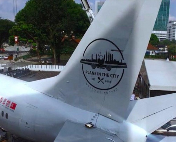 نظرة على طائرة Boeing 737 التي تحولت إلى مطعم !