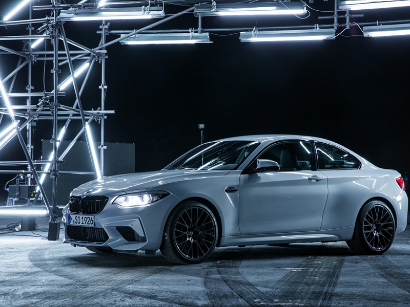 سيارة BMW M2 Competition تسعى إلى تحطيم الأرقام القياسية