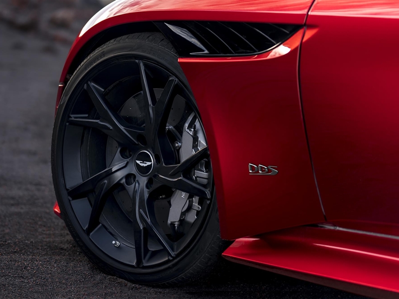 DBS Superleggera الجديدة ... سيارة جايمس بوند الجديدة