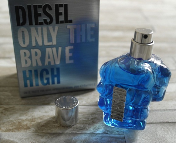 لمحبي العطور الخشبية... اليكم أفضل 10 أنواع عطور عليكم أن تقتنوها!