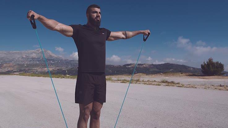 تمرين ال Elastic ... لتقوية عضلات الكتفين بشكل متميز