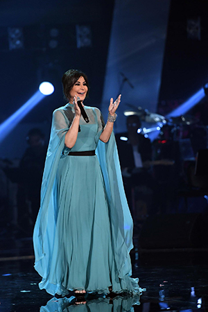 دُموع من فريق أحلام تحصُد لقب "the Voice" بموسمه الرابع: عقدٍ فني لإنتاج ألبوم غنائي كامل مع شركة "Platinum Records