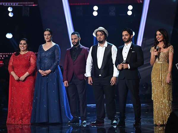 دُموع من فريق أحلام تحصُد لقب "the Voice" بموسمه الرابع: عقدٍ فني لإنتاج ألبوم غنائي كامل مع شركة "Platinum Records