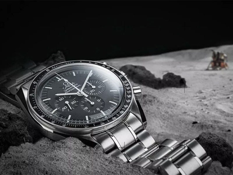 أوميجا صاحبة الساعة التي ارتداها نيل أرمسترونج خلال رحلته للقمر في فيلم First Man