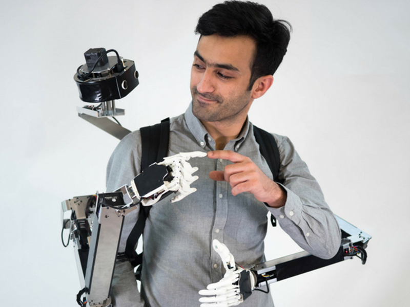 يمكن التحكم بها عن بعد: حقيبة ظهر غريبة تمنح مرتديها ذراعين إضافيين