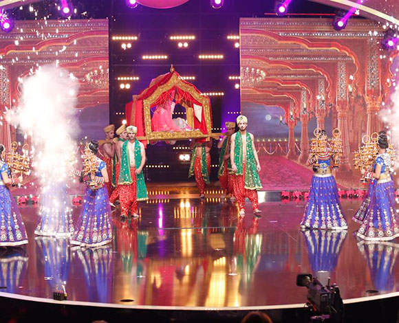 في الحلقة الأولى من تصفيات AGT: كارينا كابور تخطف الأضواء من المشتركين