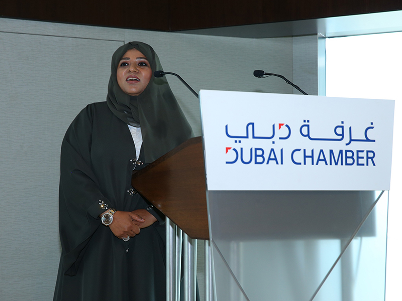 غرفة دبي ووزارة الاقتصاد يحتفيان بالمرأة الإماراتية في ندوة خاصة