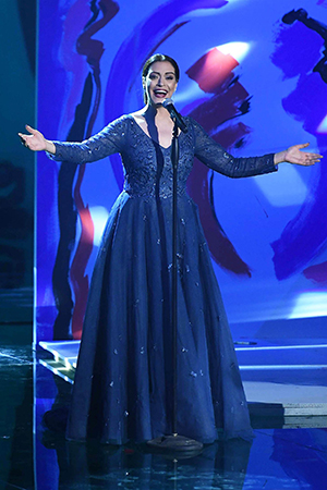 دُموع من فريق أحلام تحصُد لقب "the Voice" بموسمه الرابع: عقدٍ فني لإنتاج ألبوم غنائي كامل مع شركة "Platinum Records