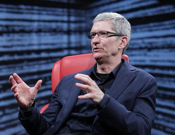 ساعة مع تيم كوك تكلّف 180 ألف دولار!