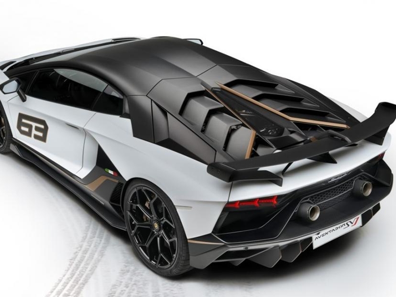 بينتلي، رولز رويس، فيراري وغيرها ماركات تقدم عربيات خاصة لفاحشي الثراء فقط