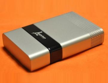 Brookstone يشحن بطارية الهواتف الذكية عبر منفذ USB