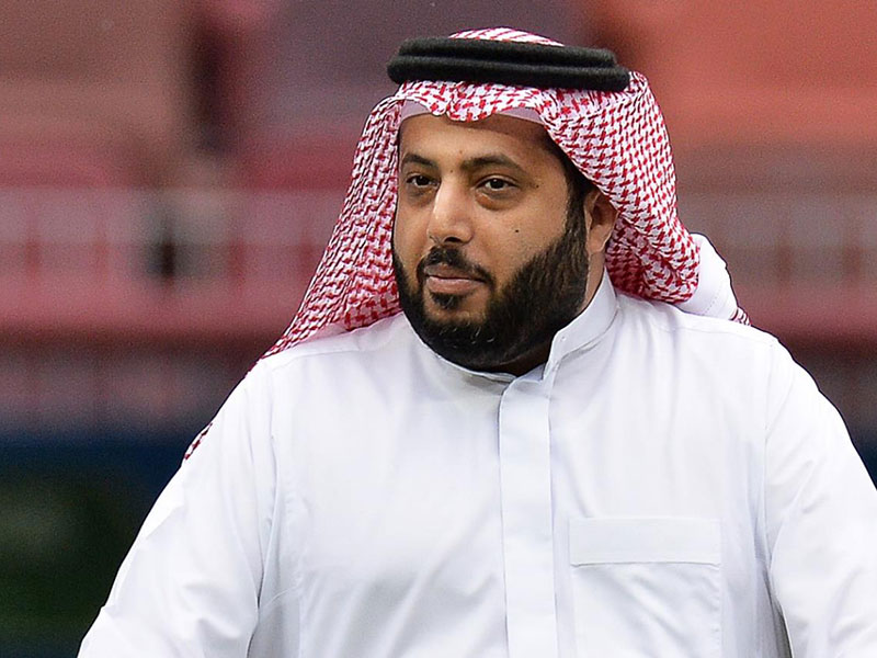 تركي آل الشيخ يستقبل النجم ميسي