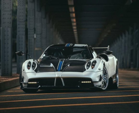 كواليس تصوير سيارة Pagani Huayra التي يبلغ ثمنها 2.5 مليون دولار