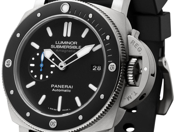 أوفتشيني بانيراي تحتفي بشغفها بالبحر والابتكار في متحف LA TRIENNALE DI MILANO