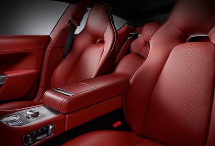 ASton Martin Rapide تحدٍّ للسيارات الفاخرة