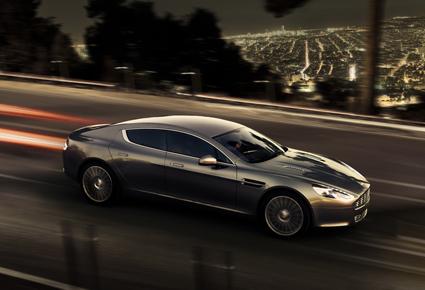 ASton Martin Rapide تحدٍّ للسيارات الفاخرة