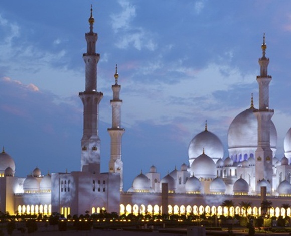 أبوظبي كما لم تشاهدها من قبل: الكثير من السحر والجمال... والحب