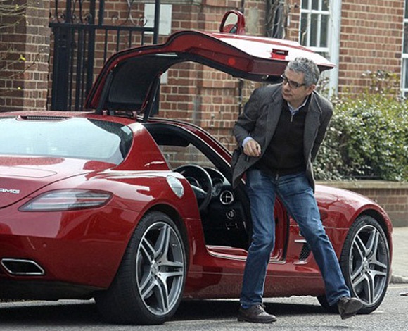 أغرب الحقائق عن مِستر بين: زميله في المدرسة شخصية شهيرة وهذا ما قاله لزوجته!