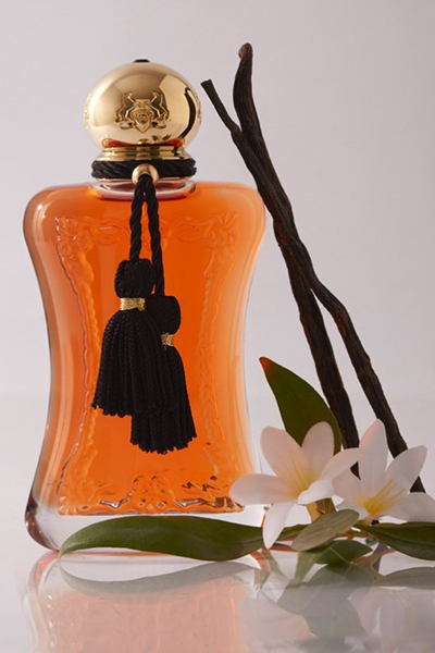 ترك العطر ليستقر على البشرة من النصائح الاساسية التي تقدمها دار Parfums De Marly لمن يرغب بشراء العطر المناسب
