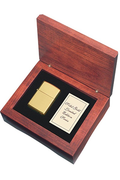 ولاعات "Zippo": مجموعة نادرة مقاومة للهواء