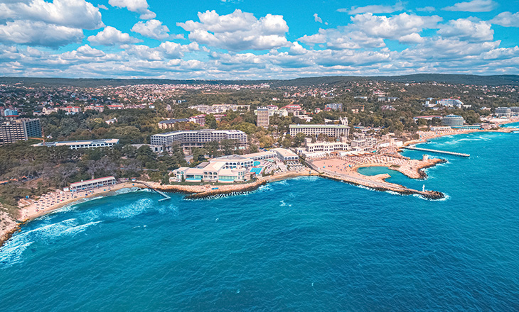 المياه الحرارية العلاجية بإنتظاركم في "لؤلؤة البحر الأسود البلغاري"!