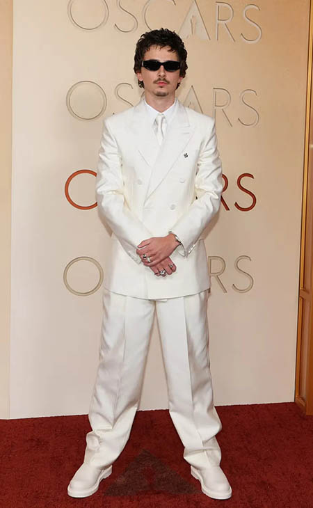 البروش عودة قوية تخطف الأضواء في أوسكار 2026