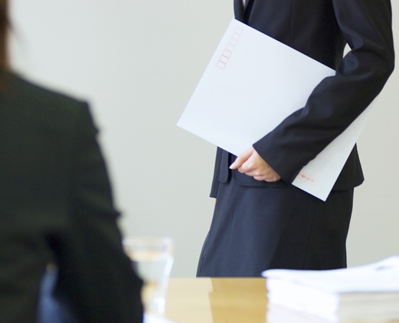 كيف تتألق في أول مقابلة توظيف لك؟