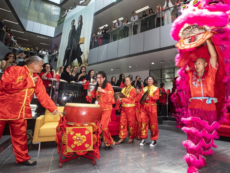 بمجموعة من الانشطة الثقافية ... الاتحاد للطيران تحتفي بزيارة الرئيس الصيني شي جين بينغ
