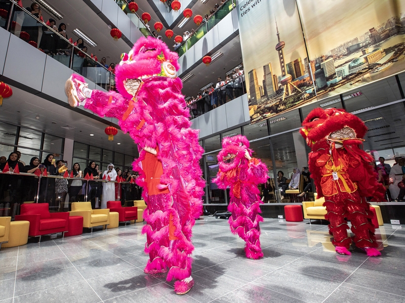 بمجموعة من الانشطة الثقافية ... الاتحاد للطيران تحتفي بزيارة الرئيس الصيني شي جين بينغ