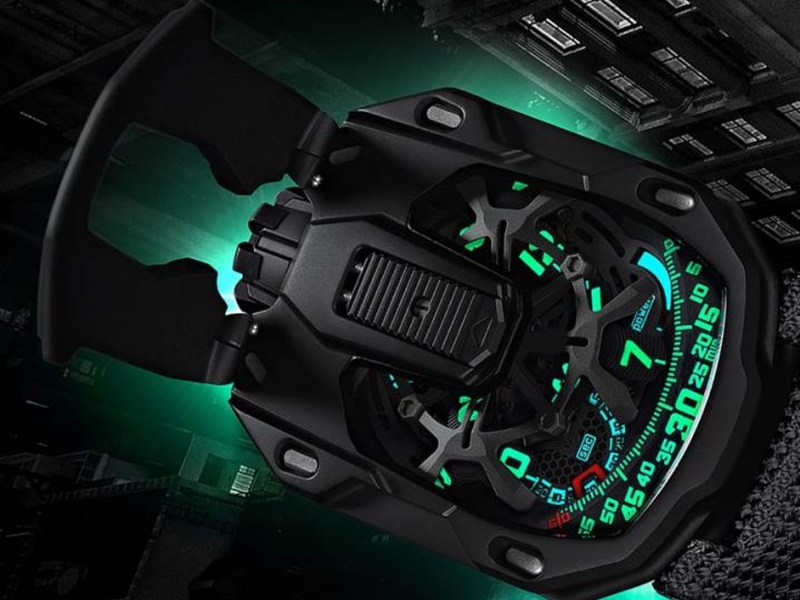 "UR-105 CT "Kryptonite .. ساعة تومض في الظلام سعرها 65 ألف دولار