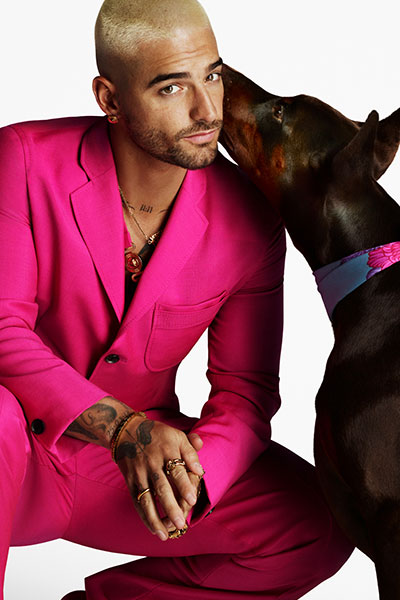 النجم الشهير MALUMA هو رجل VERSACE  لربيع وصيف 2022
