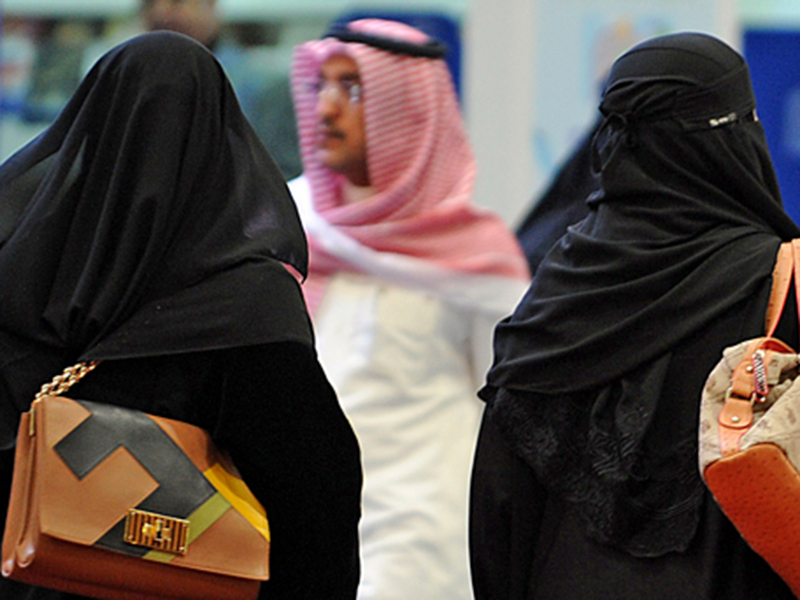 اضغط لمشاهدة الفيديو: ولاية الرجل على المرأة في السعودية