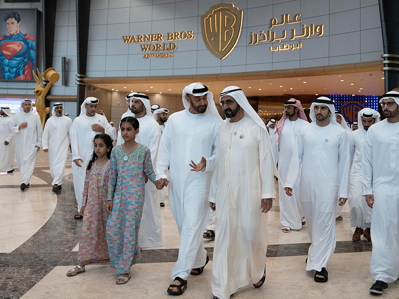 تقع على جزيرة ياس واستثماراتها بلغت مليار درهم: تعرف إلى مدينة عالم وارنر براذرز أبوظبي الترفيهية