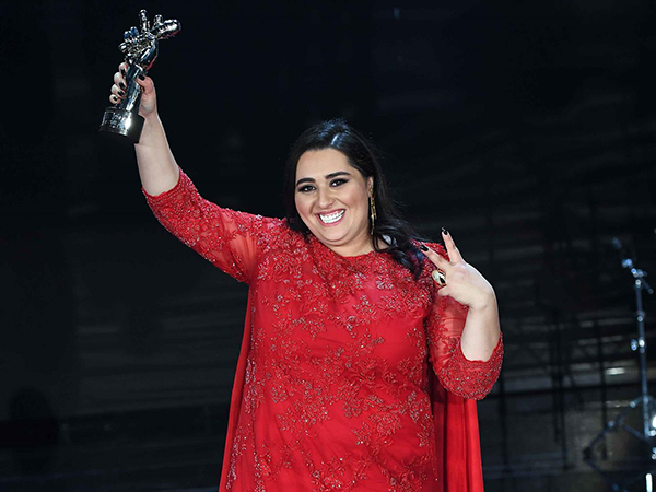 دُموع من فريق أحلام تحصُد لقب "the Voice" بموسمه الرابع: عقدٍ فني لإنتاج ألبوم غنائي كامل مع شركة "Platinum Records