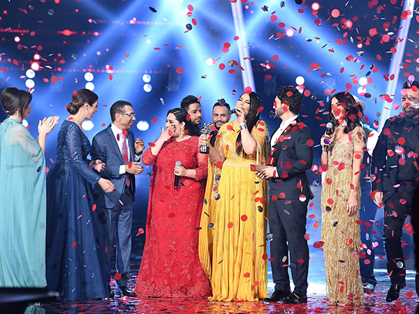 دُموع من فريق أحلام تحصُد لقب "the Voice" بموسمه الرابع: عقدٍ فني لإنتاج ألبوم غنائي كامل مع شركة "Platinum Records